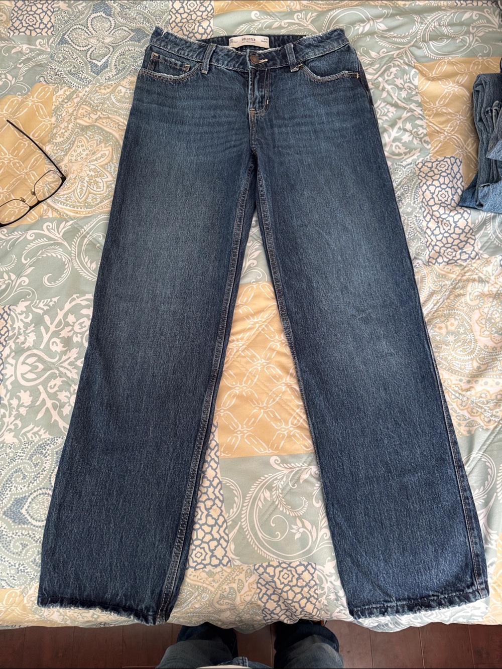 HOLLISTER JEANS, low-rise loose, Used excellent condition sz W24R or 00R